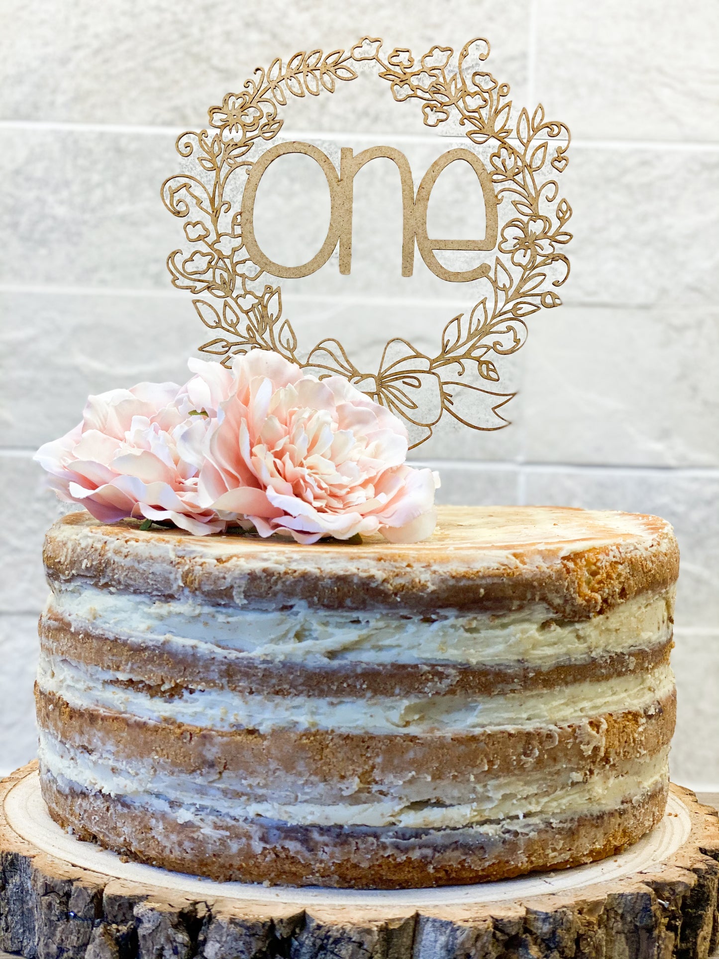 Girls first birthday | Bow Cake Topper | One Cake | Cakesmash | First Birthday | Wooden Cake Topper | Pretty Cake | Princess Bow | Wreath